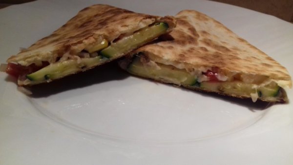 cukkinis quesadilla